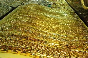 Đuối sức, vàng tuột khỏi mức 42 triệu đồng/lượng