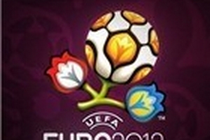 UEFA “hốt bạc” nhờ Euro 2012