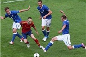 Italia 1-1 Tây Ban Nha: Lửa thử vàng…