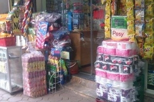 Bán hàng tạp hóa, kiếm lời 2 triệu đồng/ngày là ít!