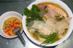 Canh măng chua nấu cá