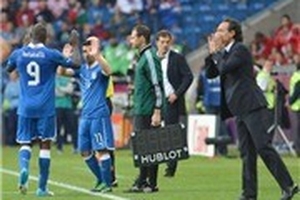 Italia: Tự cứu mình trước đã