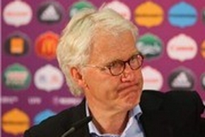 Về nước sớm, Olsen vẫn hết lời ca ngợi đội tuyển Đan Mạch