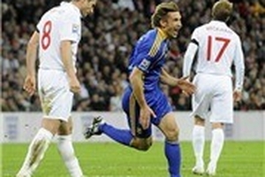 01h45 ngày 20/06, Ukraina - Anh: Lời giã biệt cho chủ nhà