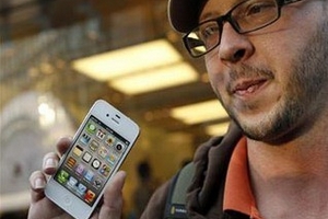 Vỏ bảo vệ kiêm pin gắn ngoài cho iPhone