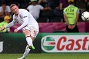Rooney “nổ vang trời” sau trận thắng Ukraine