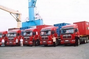 Xăng giảm liên tục, vận tải tính giảm cước