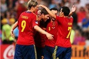 Chùm ảnh TBN - Pháp: Show diễn của riêng Xabi Alonso