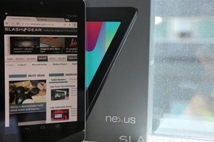 Asus gọi tablet Nexus 7 là đòn “tra tấn”