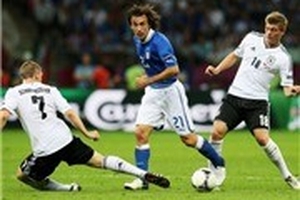 Pirlo lần thứ 3 được bầu chọn hay nhất trận - Quả bóng vàng FIFA, tại sao không?