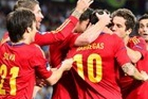 Quật ngã Italia, Tây Ban Nha vô địch Euro 2012