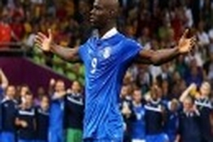 Sốc: Balotelli trị giá… hơn 200 triệu euro
