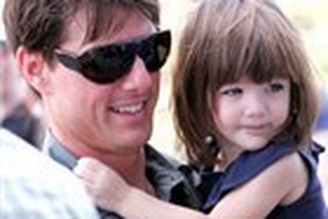 Tom Cruise có ngốc mới quyết giành con gái?