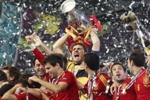 Pele hạ thấp đội tuyển Tây Ban Nha