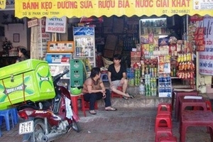 Tiểu thương lắt lay xoay nghề phụ