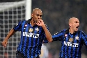 Mourinho sẽ tiếp tục theo đuổi Maicon