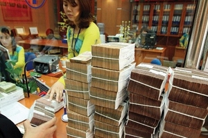 Hạ lãi suất nợ cũ xuống 15%/năm