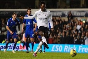 Tottenham sắp sở hữu Adebayor với giá thấp kỉ lục