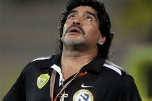 Maradona phủ nhận bị sa thải