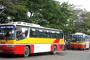Giá vé xe buýt 'dập dòm' tăng vọt