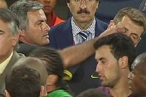 CĐV Catalan tẩy chay siêu cúp: Barca đá đội hình B