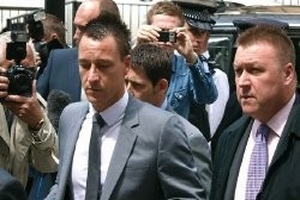 Terry được xử trắng án trong vụ phân biệt chủng tộc