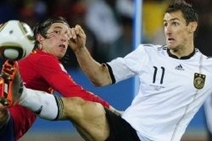 Barca thực sự muốn mua Klose?