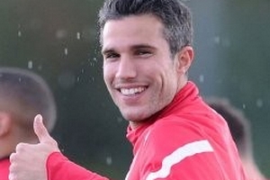 Van Persie trở lại nói chuyện với Arsenal