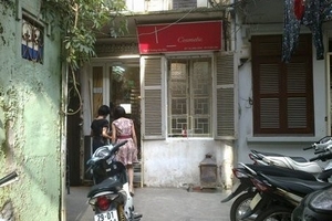 Thời đắt đỏ, cửa hàng lui vào trong ngõ