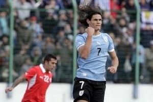 Cavani đòi lương phải bằng Torres tại Chelsea