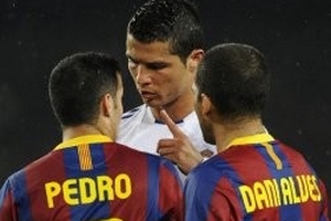 Madrid cao hơn, trẻ hơn và nhiều tiền hơn Barca