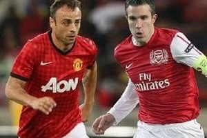 Sir Alex đồng ý bán Berbatov: Tất cả vì Van Persie?