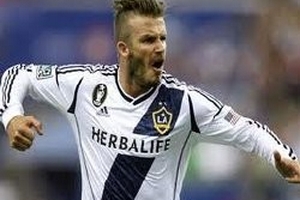 Becks lại sút xa ghi bàn: Stuart Pearce nghĩ sao?