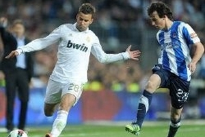 Real “thách” đội nào mua Jese Rodriguez