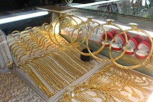 Đầu tuần, giá vàng giảm nhẹ