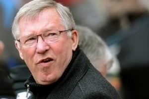 Sir Alex bóng gió chê Chelsea mua hớ Hazard