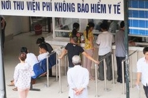 Viện phí mới: Bên nào cũng kêu