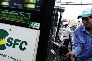 Điều hành xăng dầu có lợi cho... doanh nghiệp?