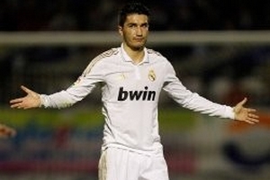 Arsenal sắp mượn thành công Nuri Sahin