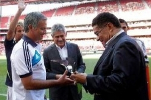 Jose Mourinho ngó lơ thảm bại của Real trước Benfica