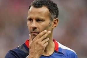 Giggs được quyền không hát quốc ca Anh