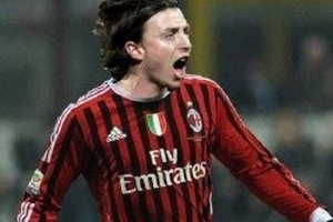 Montolivo tin Milan không khủng hoảng