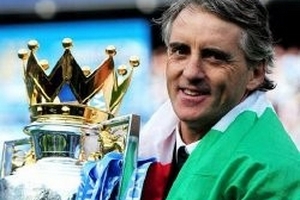 Mancini: Vụ van Persie khó nhưng Man City không bỏ cuộc