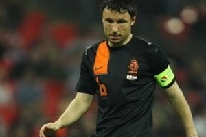 Van Gaal triệu tập ĐT Hà Lan: “Trảm” Van Bommel