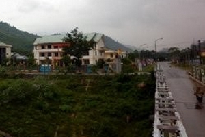 Biên ải xa mà gần