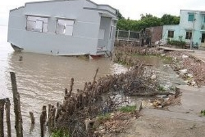 Thắc thỏm bên miệng “hà bá”