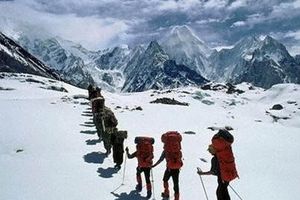 Nepal: cấm du khách đi một mình trên dãy Himalaya