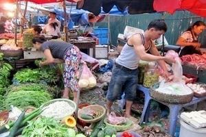 Dồn dập tăng giá, suy kiệt sức mua