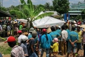 Hai mẹ con chết trôi, nghi bị giết