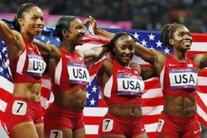 Đội chạy 4x100m Mỹ xô đổ kỷ lục Olympic